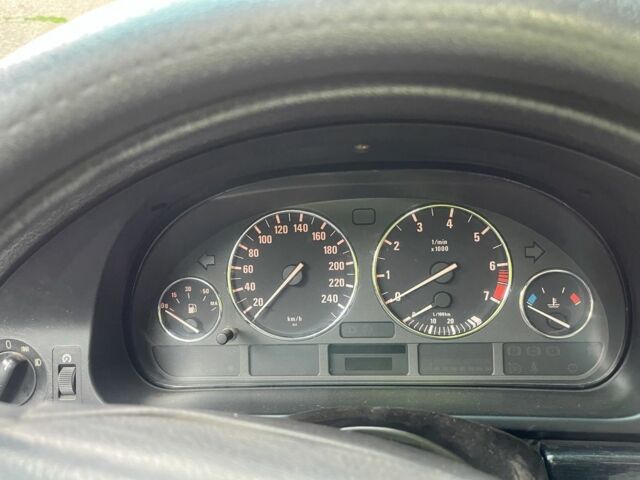 Серый БМВ 5 Серия, объемом двигателя 2 л и пробегом 324 тыс. км за 3700 $, фото 9 на Automoto.ua