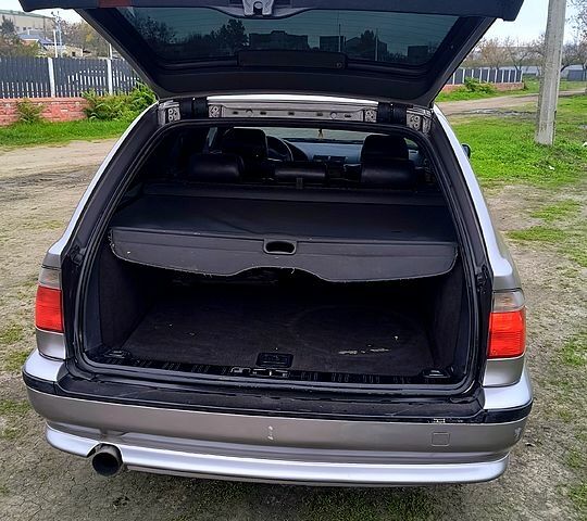 Серый БМВ 5 Серия, объемом двигателя 2.5 л и пробегом 350 тыс. км за 4000 $, фото 8 на Automoto.ua