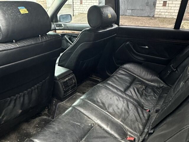 Сірий БМВ 5 Серія, об'ємом двигуна 2.5 л та пробігом 254 тис. км за 2600 $, фото 7 на Automoto.ua