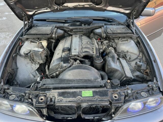 Серый БМВ 5 Серия, объемом двигателя 2 л и пробегом 290 тыс. км за 3300 $, фото 20 на Automoto.ua