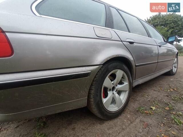 Серый БМВ 5 Серия, объемом двигателя 2.5 л и пробегом 350 тыс. км за 3500 $, фото 14 на Automoto.ua