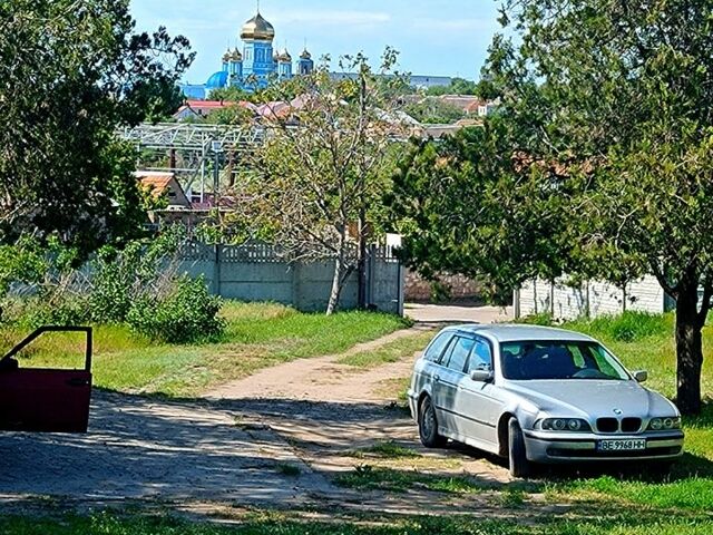 Серый БМВ 5 Серия, объемом двигателя 2.9 л и пробегом 270 тыс. км за 6000 $, фото 1 на Automoto.ua