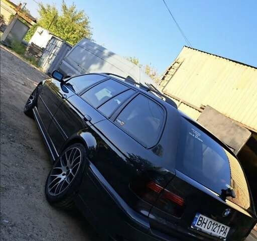 Серый БМВ 5 Серия, объемом двигателя 2.5 л и пробегом 284 тыс. км за 5900 $, фото 1 на Automoto.ua