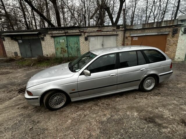 Сірий БМВ 5 Серія, об'ємом двигуна 2.5 л та пробігом 366 тис. км за 2600 $, фото 2 на Automoto.ua