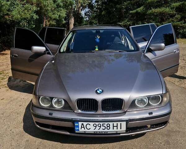 Серый БМВ 5 Серия, объемом двигателя 3 л и пробегом 287 тыс. км за 4600 $, фото 7 на Automoto.ua