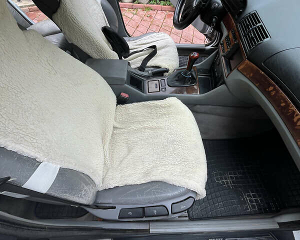 Серый БМВ 5 Серия, объемом двигателя 3 л и пробегом 360 тыс. км за 4500 $, фото 12 на Automoto.ua