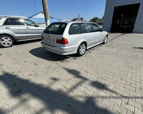 Серый БМВ 5 Серия, объемом двигателя 3 л и пробегом 360 тыс. км за 4500 $, фото 2 на Automoto.ua