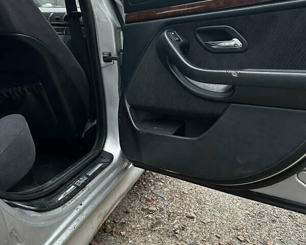 Сірий БМВ 5 Серія, об'ємом двигуна 2.5 л та пробігом 340 тис. км за 2500 $, фото 9 на Automoto.ua