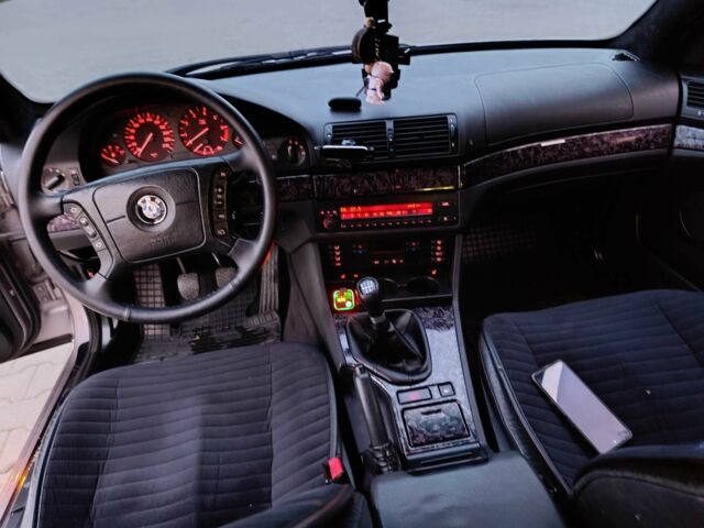 Серый БМВ 5 Серия, объемом двигателя 2 л и пробегом 230 тыс. км за 3850 $, фото 10 на Automoto.ua