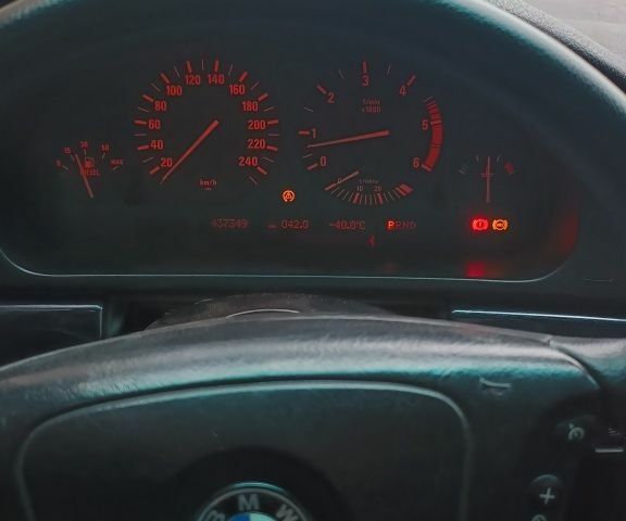 Серый БМВ 5 Серия, объемом двигателя 3 л и пробегом 500 тыс. км за 2500 $, фото 7 на Automoto.ua