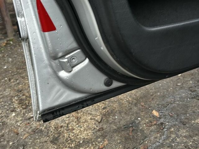 Сірий БМВ 5 Серія, об'ємом двигуна 2.5 л та пробігом 366 тис. км за 2600 $, фото 12 на Automoto.ua