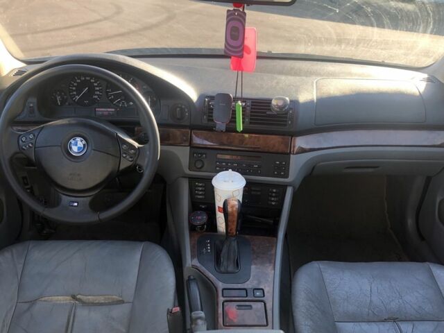 Серый БМВ 5 Серия, объемом двигателя 3 л и пробегом 350 тыс. км за 2300 $, фото 4 на Automoto.ua