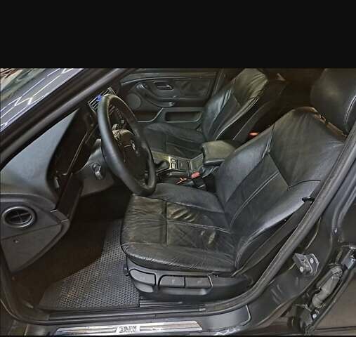 Серый БМВ 5 Серия, объемом двигателя 2.5 л и пробегом 284 тыс. км за 5900 $, фото 5 на Automoto.ua