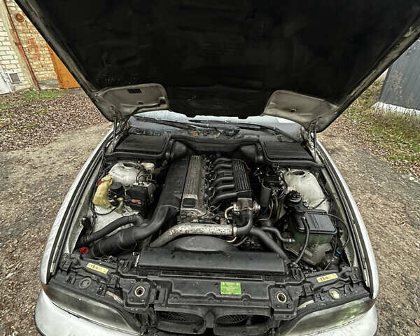 Сірий БМВ 5 Серія, об'ємом двигуна 2.5 л та пробігом 340 тис. км за 2500 $, фото 12 на Automoto.ua