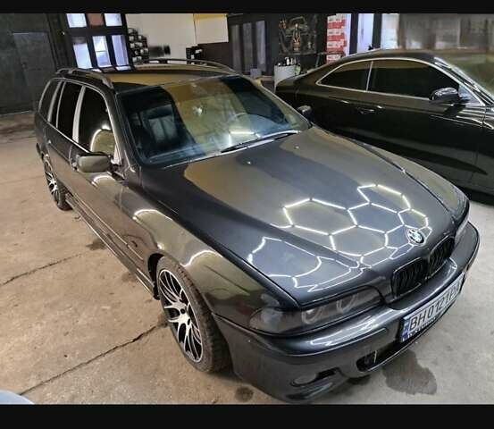 Серый БМВ 5 Серия, объемом двигателя 2.5 л и пробегом 284 тыс. км за 5900 $, фото 2 на Automoto.ua