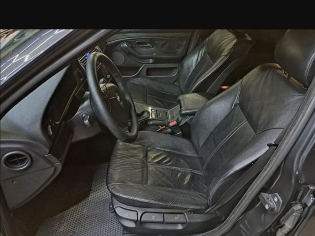 Серый БМВ 5 Серия, объемом двигателя 2.5 л и пробегом 284 тыс. км за 5900 $, фото 6 на Automoto.ua