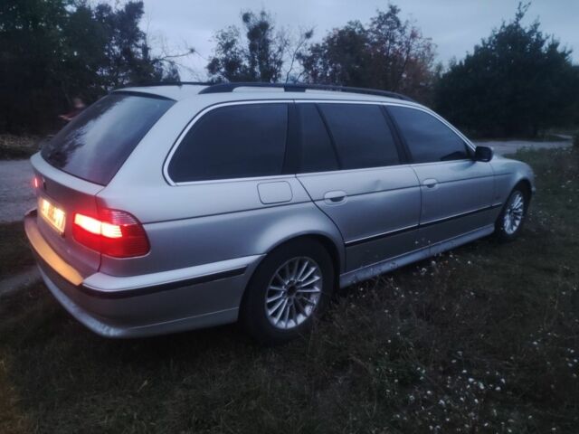 Серый БМВ 5 Серия, объемом двигателя 2 л и пробегом 500 тыс. км за 3100 $, фото 3 на Automoto.ua