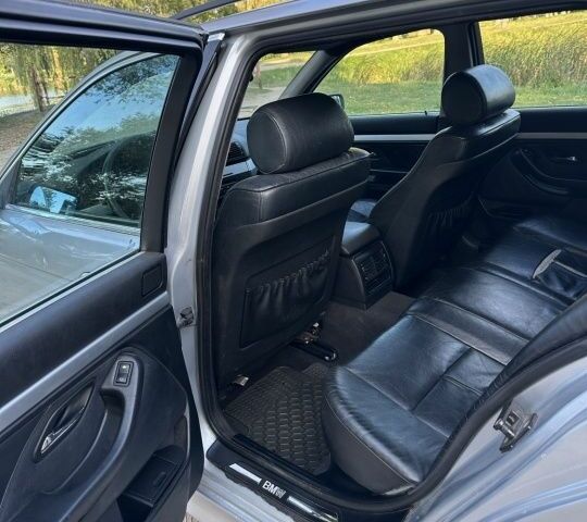 Серый БМВ 5 Серия, объемом двигателя 0 л и пробегом 330 тыс. км за 2500 $, фото 5 на Automoto.ua