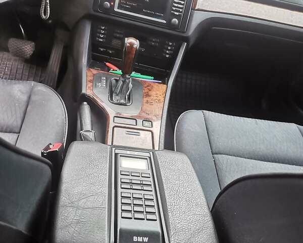 Сірий БМВ 5 Серія, об'ємом двигуна 2.5 л та пробігом 480 тис. км за 5400 $, фото 4 на Automoto.ua