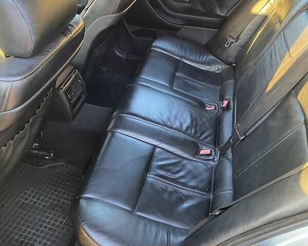 Серый БМВ 5 Серия, объемом двигателя 2.93 л и пробегом 401 тыс. км за 3800 $, фото 11 на Automoto.ua