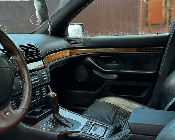 Сірий БМВ 5 Серія, об'ємом двигуна 3 л та пробігом 404 тис. км за 4100 $, фото 5 на Automoto.ua