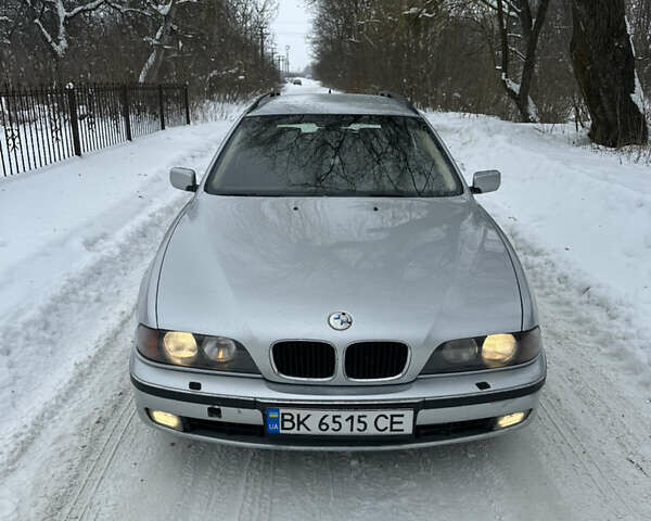 Серый БМВ 5 Серия, объемом двигателя 2.5 л и пробегом 400 тыс. км за 2850 $, фото 1 на Automoto.ua