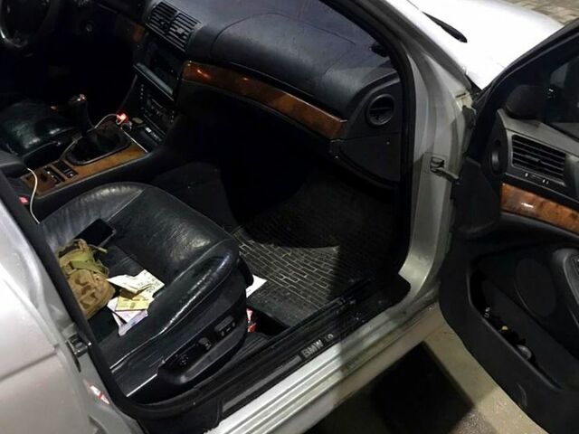 Серый БМВ 5 Серия, объемом двигателя 3 л и пробегом 0 тыс. км за 4550 $, фото 5 на Automoto.ua