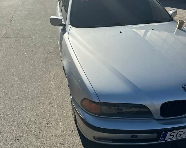 Серый БМВ 5 Серия, объемом двигателя 2 л и пробегом 364 тыс. км за 2200 $, фото 3 на Automoto.ua