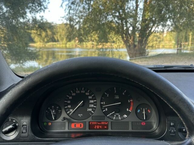 Серый БМВ 5 Серия, объемом двигателя 2.5 л и пробегом 373 тыс. км за 2000 $, фото 3 на Automoto.ua