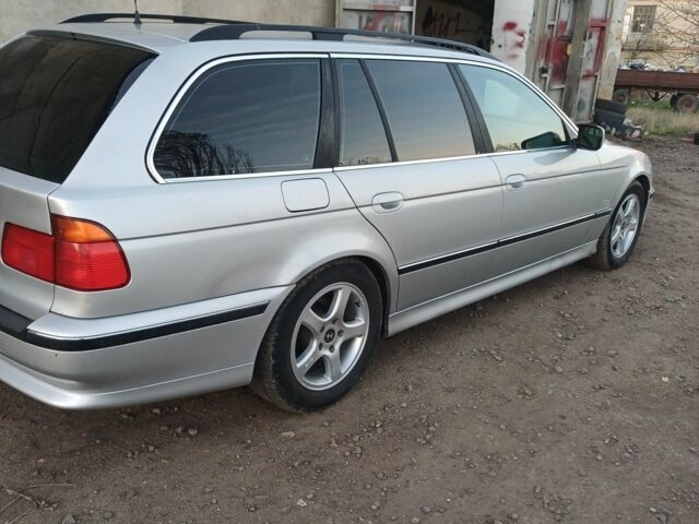 Серый БМВ 5 Серия, объемом двигателя 3 л и пробегом 340 тыс. км за 5300 $, фото 5 на Automoto.ua