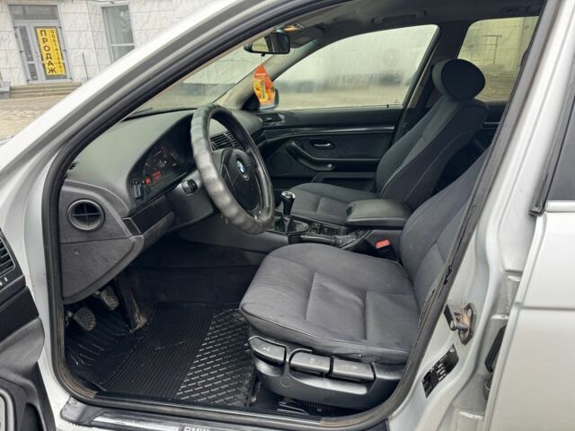 Серый БМВ 5 Серия, объемом двигателя 2 л и пробегом 300 тыс. км за 2750 $, фото 10 на Automoto.ua