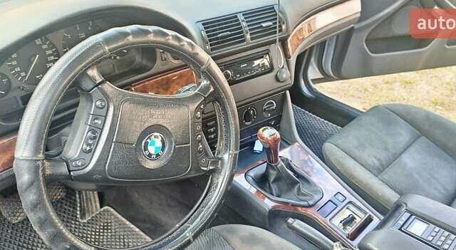 Серый БМВ 5 Серия, объемом двигателя 2.5 л и пробегом 400 тыс. км за 3300 $, фото 12 на Automoto.ua