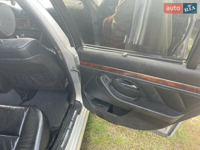 Серый БМВ 5 Серия, объемом двигателя 2.93 л и пробегом 400 тыс. км за 4150 $, фото 6 на Automoto.ua