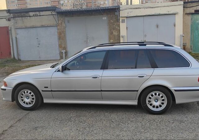 Сірий БМВ 5 Серія, об'ємом двигуна 2.5 л та пробігом 390 тис. км за 4000 $, фото 3 на Automoto.ua