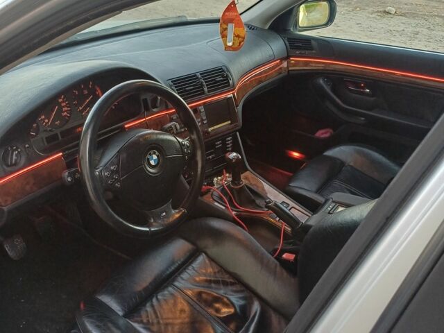 Серый БМВ 5 Серия, объемом двигателя 3 л и пробегом 340 тыс. км за 5300 $, фото 4 на Automoto.ua