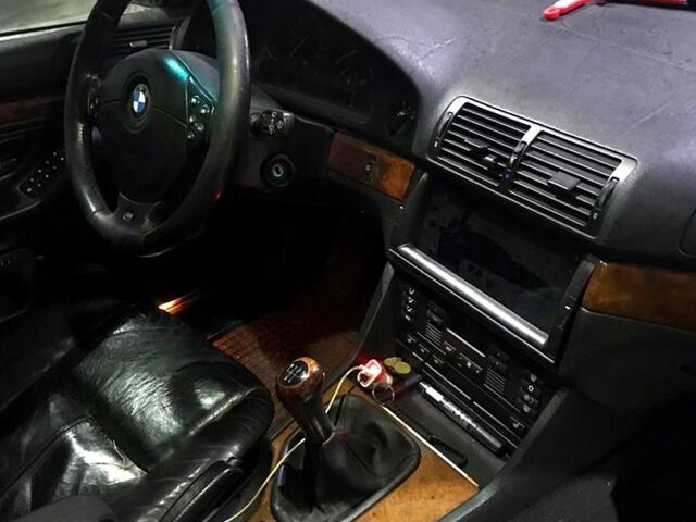 Серый БМВ 5 Серия, объемом двигателя 3 л и пробегом 0 тыс. км за 4550 $, фото 6 на Automoto.ua