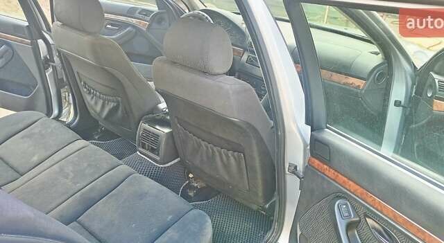 Серый БМВ 5 Серия, объемом двигателя 2.5 л и пробегом 400 тыс. км за 3300 $, фото 9 на Automoto.ua