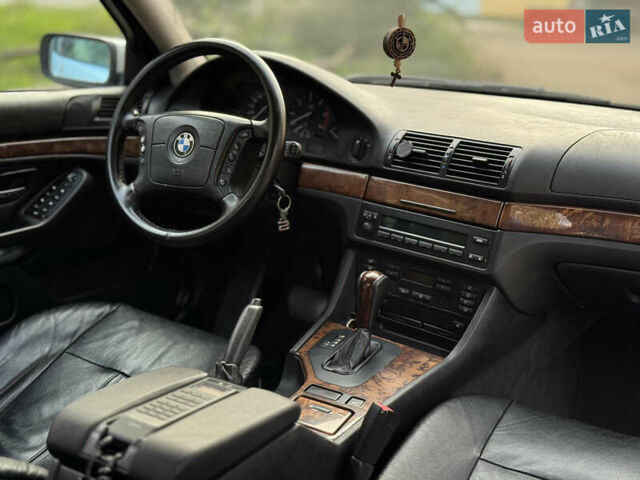 БМВ 5 Серия 2000 в Ивано-Франковске на Automoto.ua Серый БМВ 5 Серия, объемом двигателя 3 л и пробегом 340 тыс. км за 5400 $, фото 13 на Automoto.ua