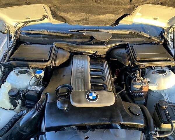 Серый БМВ 5 Серия, объемом двигателя 2.93 л и пробегом 401 тыс. км за 3800 $, фото 10 на Automoto.ua