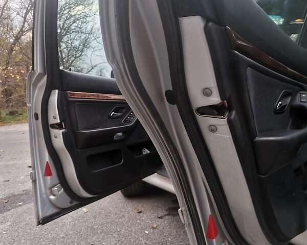 Сірий БМВ 5 Серія, об'ємом двигуна 2.5 л та пробігом 480 тис. км за 5400 $, фото 6 на Automoto.ua