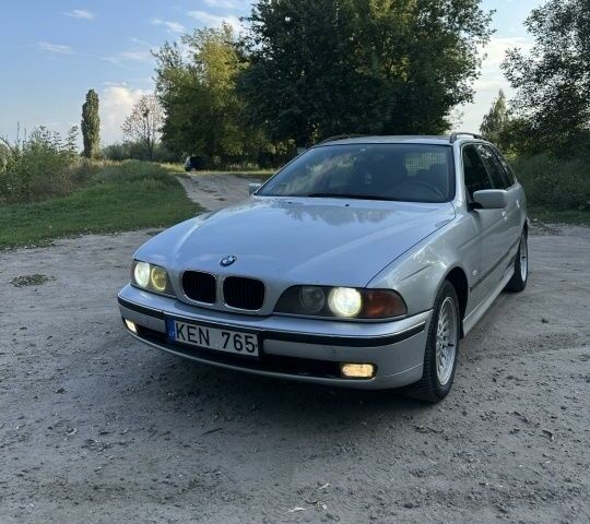 Серый БМВ 5 Серия, объемом двигателя 0 л и пробегом 330 тыс. км за 2500 $, фото 6 на Automoto.ua