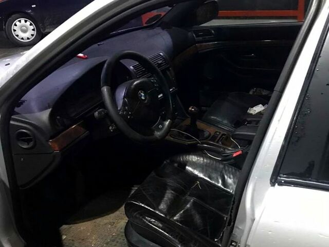 Серый БМВ 5 Серия, объемом двигателя 3 л и пробегом 0 тыс. км за 4550 $, фото 7 на Automoto.ua