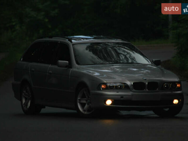 Серый БМВ 5 Серия, объемом двигателя 3 л и пробегом 420 тыс. км за 5000 $, фото 1 на Automoto.ua