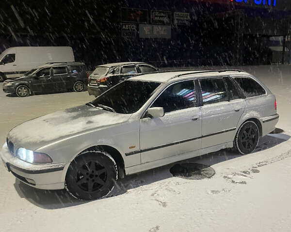 Серый БМВ 5 Серия, объемом двигателя 1.95 л и пробегом 500 тыс. км за 3000 $, фото 1 на Automoto.ua