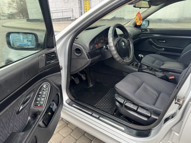 Серый БМВ 5 Серия, объемом двигателя 2 л и пробегом 300 тыс. км за 2750 $, фото 8 на Automoto.ua