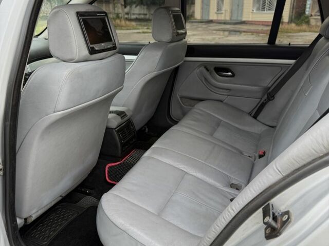 Сірий БМВ 5 Серія, об'ємом двигуна 2 л та пробігом 390 тис. км за 3750 $, фото 9 на Automoto.ua