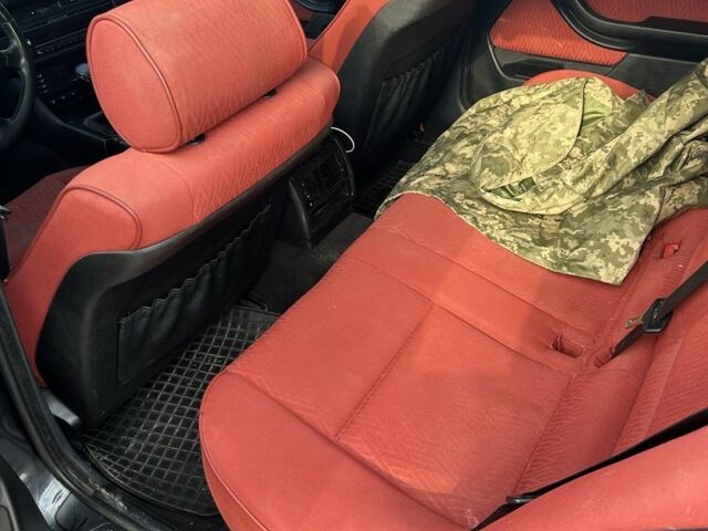 Серый БМВ 5 Серия, объемом двигателя 2 л и пробегом 123 тыс. км за 3800 $, фото 5 на Automoto.ua