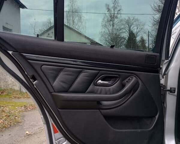 Серый БМВ 5 Серия, объемом двигателя 2.5 л и пробегом 411 тыс. км за 4500 $, фото 10 на Automoto.ua