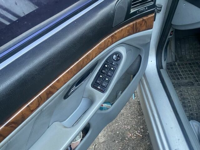 Серый БМВ 5 Серия, объемом двигателя 2.9 л и пробегом 435 тыс. км за 4000 $, фото 4 на Automoto.ua