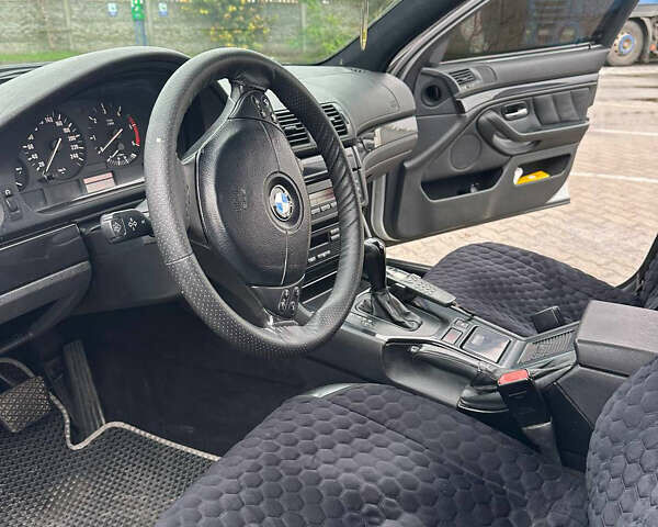 Серый БМВ 5 Серия, объемом двигателя 2.5 л и пробегом 383 тыс. км за 5500 $, фото 4 на Automoto.ua